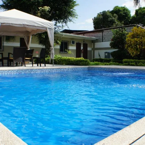 Urdesa Suites Hotel, hotel u gradu Gvajakil
