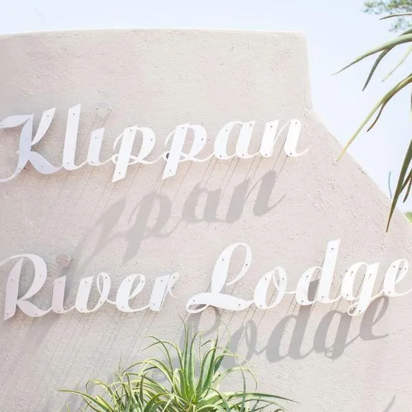 Klippan River Lodge, hotell i Tom Burke