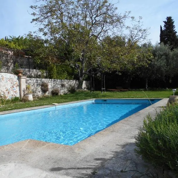 L'Escaillon – hotel w mieście La Colle-sur-Loup