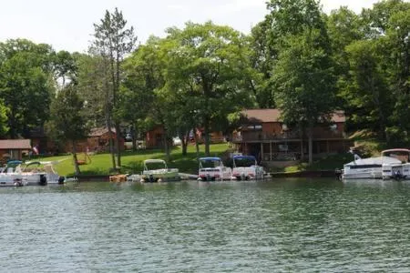 Clear Lake Resort, hotel v destinaci West Branch