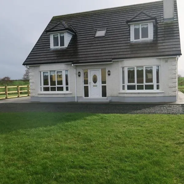 INGLEWOOD - Ballina - Crossmolina - County Mayo - Sleeps 8 - Sister property to Thistledown, hotel v destinaci Mayo