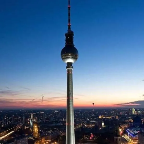 Romantic Style Apartment Berlin Alexanderplatz, хотел в Берлин
