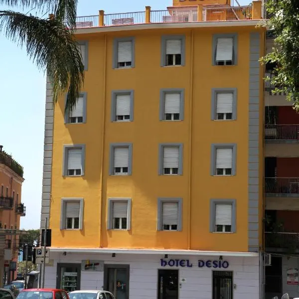 Hotel Desìo، فندق في كاستيلاماري دي ستابيا