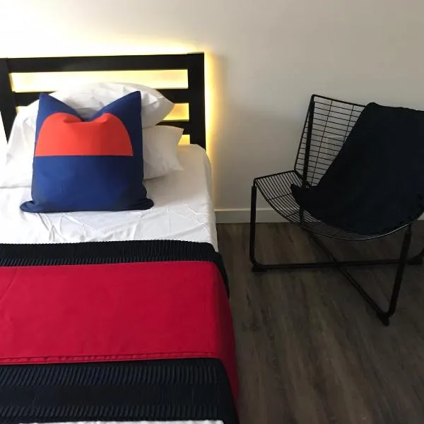 Modern GuestHouse Ironbound Newark with KITCHEN-FastTrainToNYC-OneStopToAirport, hotell sihtkohas Newark