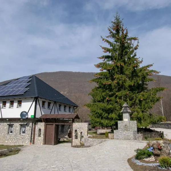 Holiday park Hajducka cesma, hotel i Ćukovi