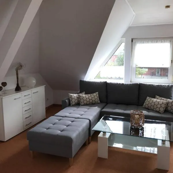Ferienwohnung mit Whirlpool, hotel v destinaci Ihlienworth