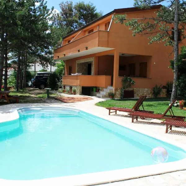 Apartments Lili I, khách sạn ở Baška