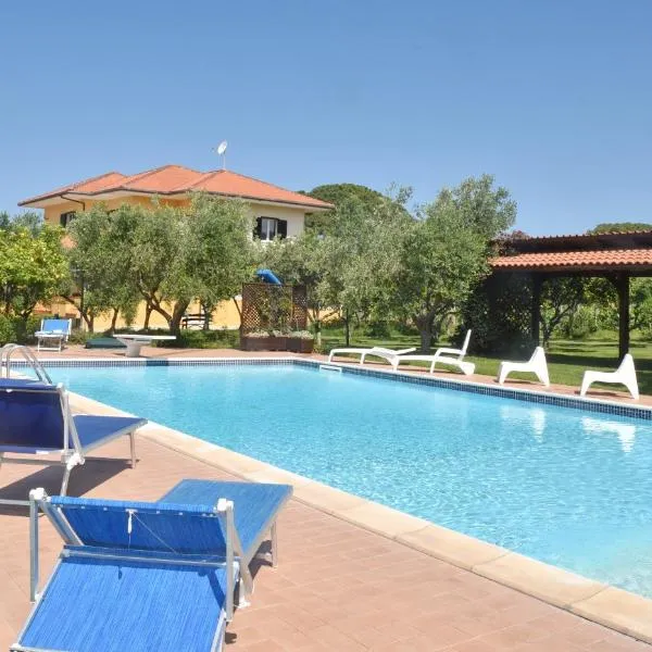 Viesnīca Villa Tina pilsētā Santamarija di Kastelabate