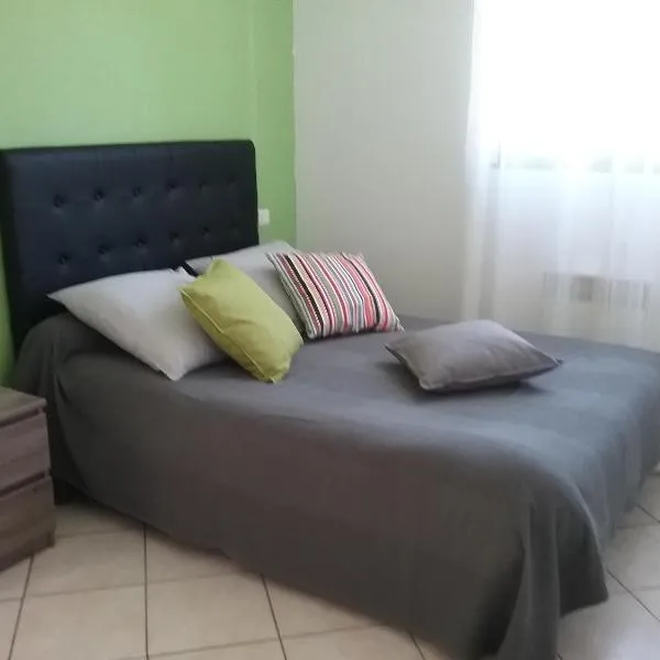 Appartement Abbazia proche Ghisonaccia, hotel v destinácii Migliacciaro
