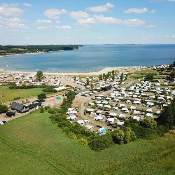 Vikær Strand Camping & Cottages, hotel en Loddenhøj