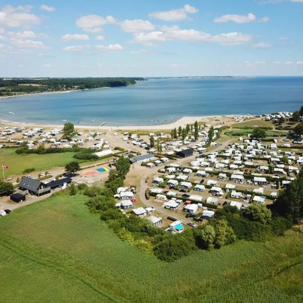 Vikær Strand Camping & Cottages、Diernæsのホテル