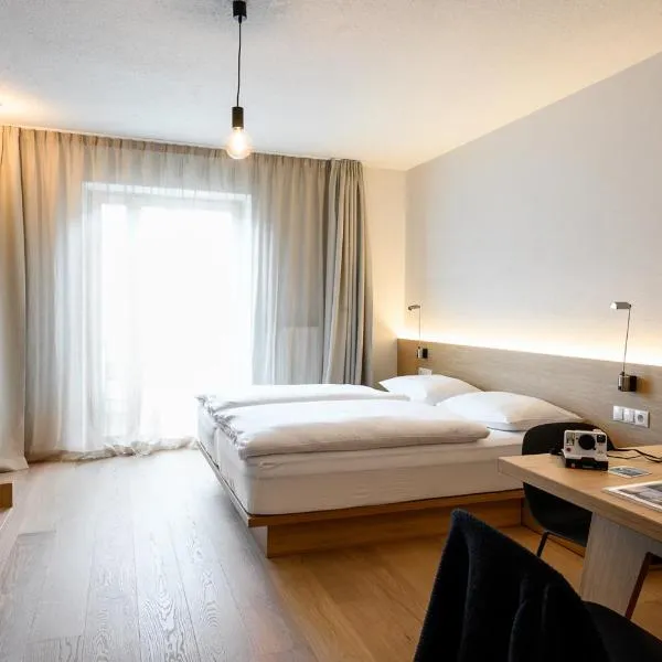Calva B&B Apartments: Malles Venosta şehrinde bir otel