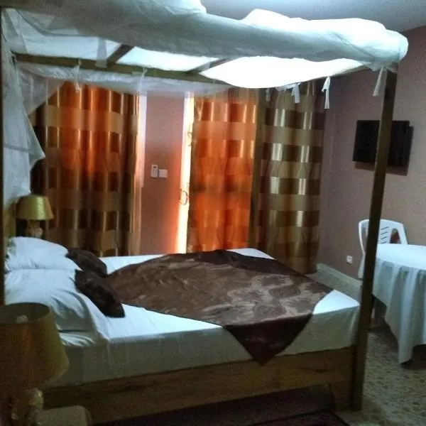 Africa 6 Plage, hotel in Poponguine