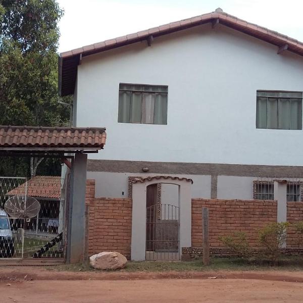 Casa dois andares com área de churrasco em Ibitipoca