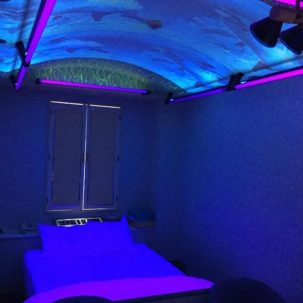 Dear Place(Adult Only), hotel v Osace