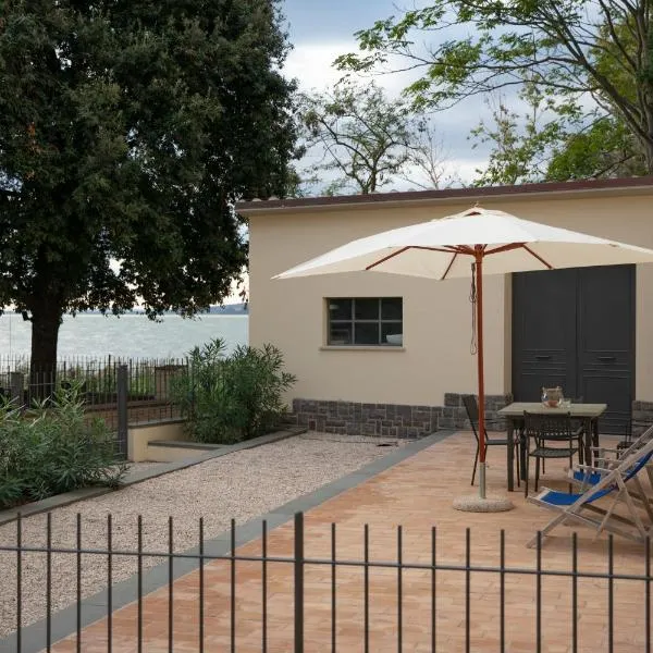 Viesnīca Waterfront Studio pilsētā Monte del Lago