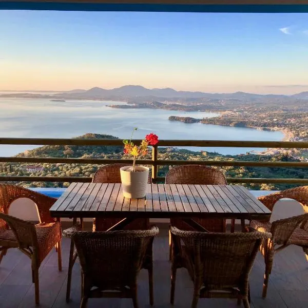 House Teigan of Villa Intaba Breath Taking Sea Views Corfiot Riviera Corfu Island Greece with Pool close to Ipsos Beach, hotel v destinácii Korfu (mesto)