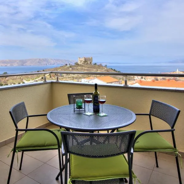 Apartments Luka - Villa Sunce – hotel w mieście Senj