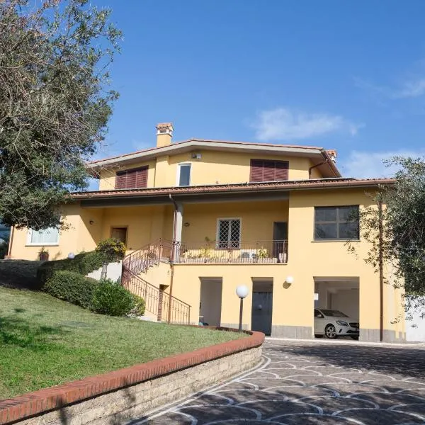 Villa Mary – hotel w mieście Fonte Nuova