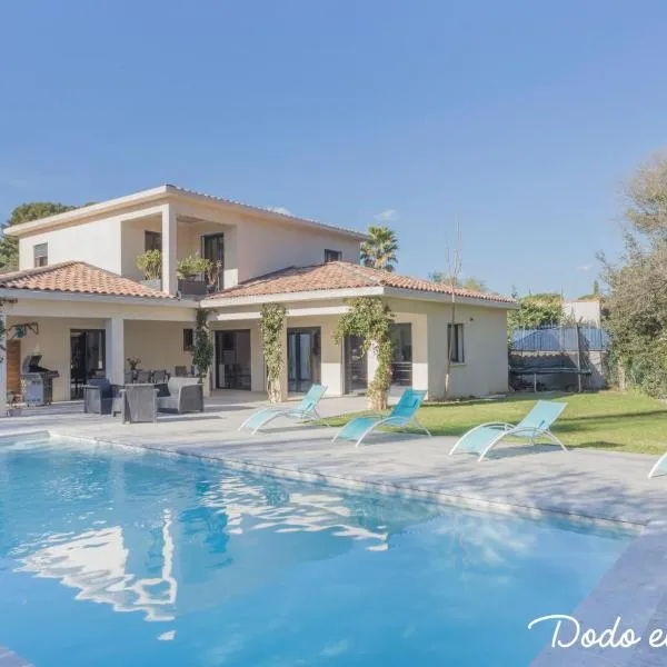 Stunning Villa 4 bedroom with pool - Dodo et Tartine, hôtel à Saint-Cyr-sur-Mer