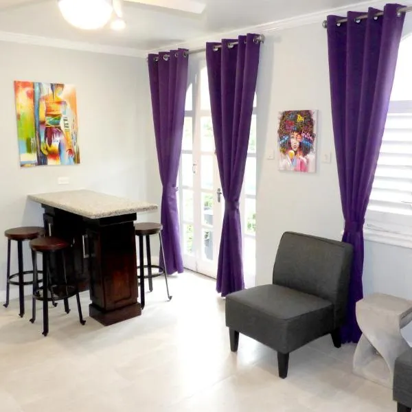 Beach One Bedroom Suite A17, hotel v destinaci Ocho Rios