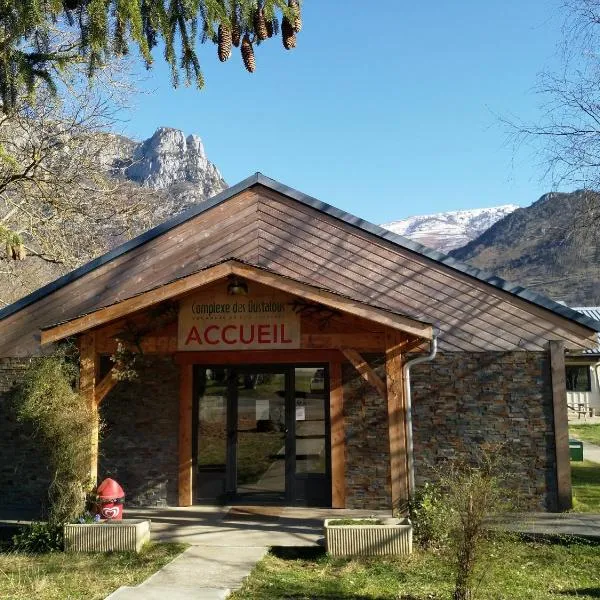 Complexe des Oustalous, hotel em Les Cabannes