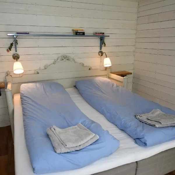 Kolarbo Gård B&B, hotel v destinaci Fors