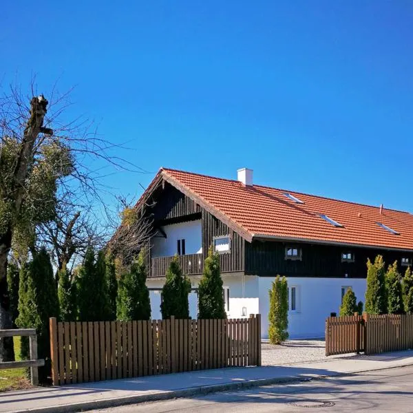 Münsing Nähe Starnberger See, schöne Ferienwohnung, Gästewohnung 125qm EG und OG KONTAKTFREI, hotel v destinaci Münsing