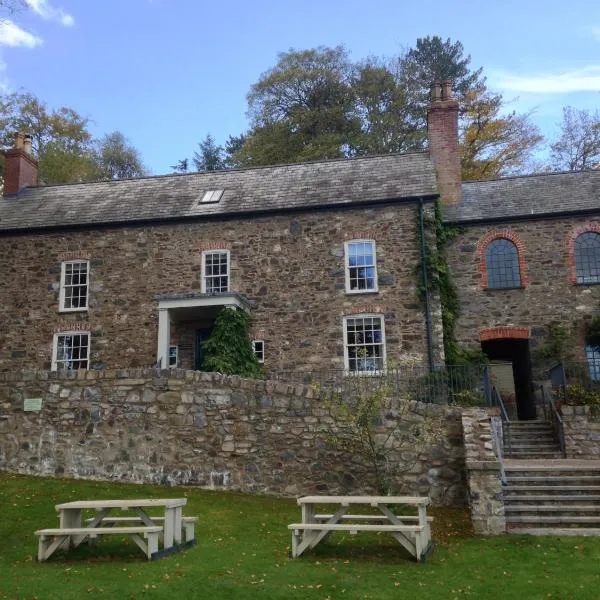 The Farmhouse at Bodnant Welsh Food, hotell i Llangerniew