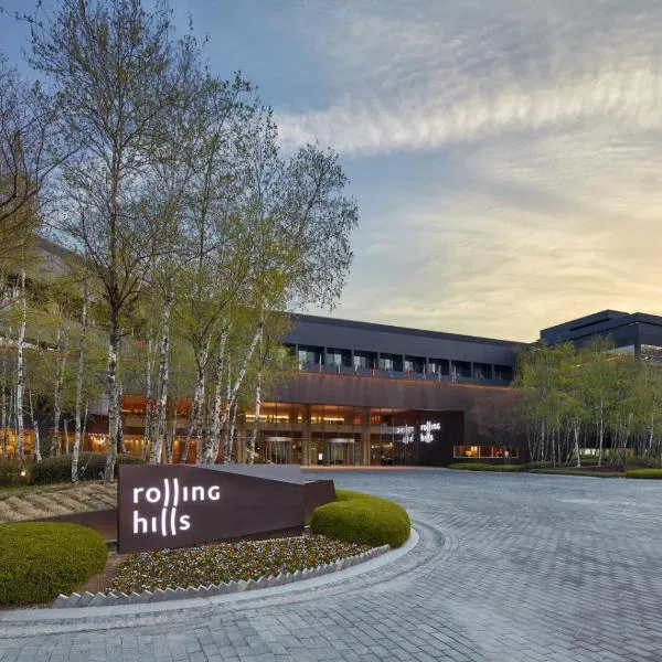 Rolling Hills Hotel, מלון בHwaseong