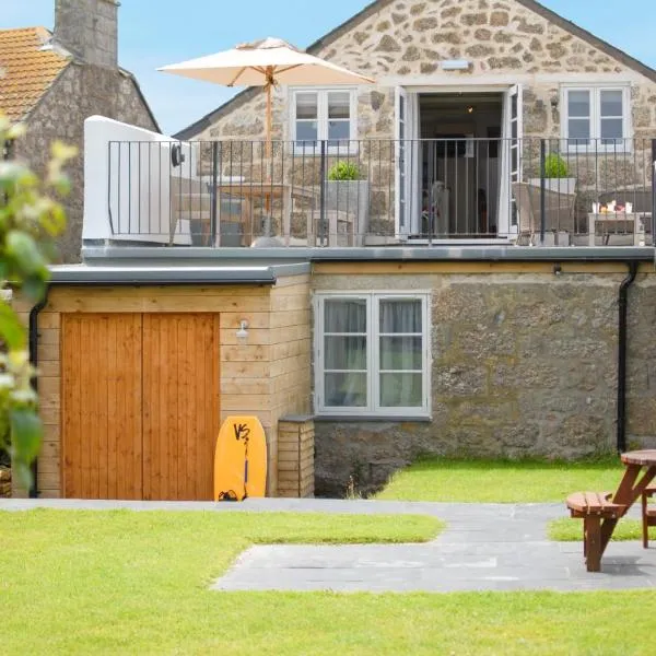 Saddle and Stable Rooms, hotel in Trevilley