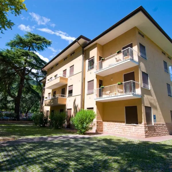 Residence Royal House, hotel v destinaci Riva del Garda