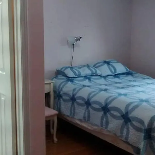 Private Room near Airport, hotel v destinaci Mississauga