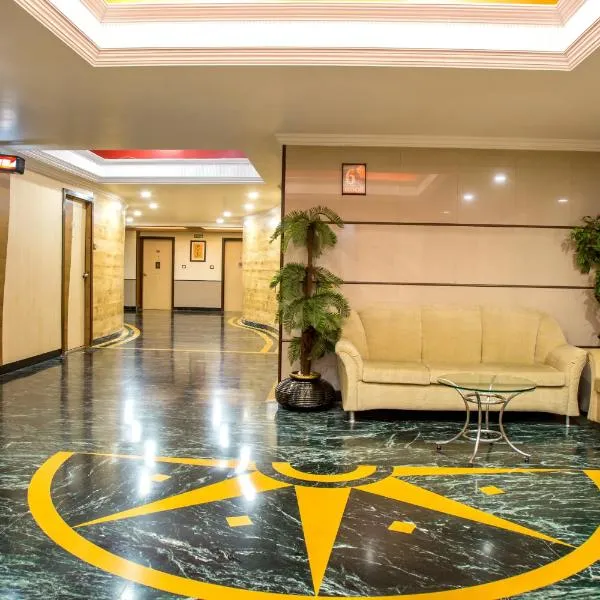 Hotel Tip Top Plaza, hotel in Airoli