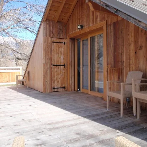 Le chalet du Sersas, hotel a Saint-Clément sur Durance