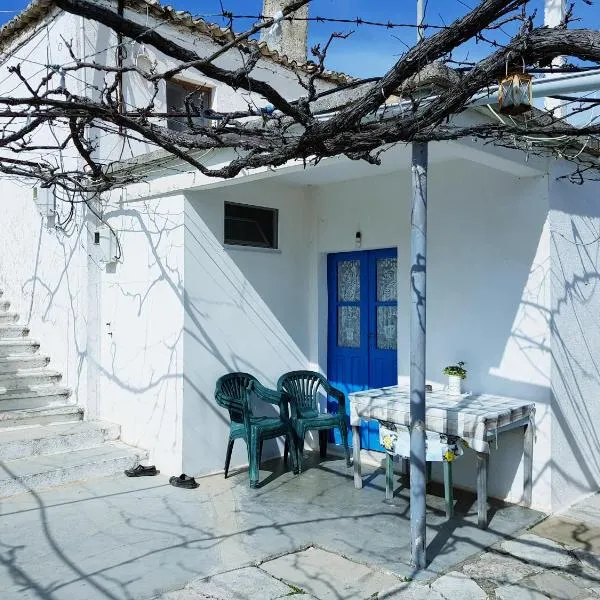 The Grandfather's Room, hotell sihtkohas Himarë