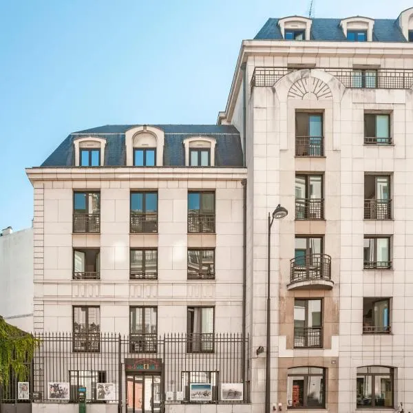 Adveniat Paris, hotel v Paříži