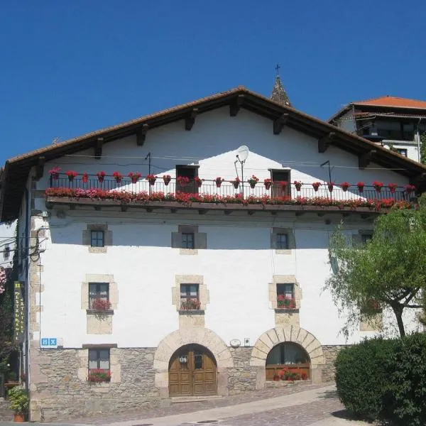 Hostal Ezkurra, hotel in Aizároz