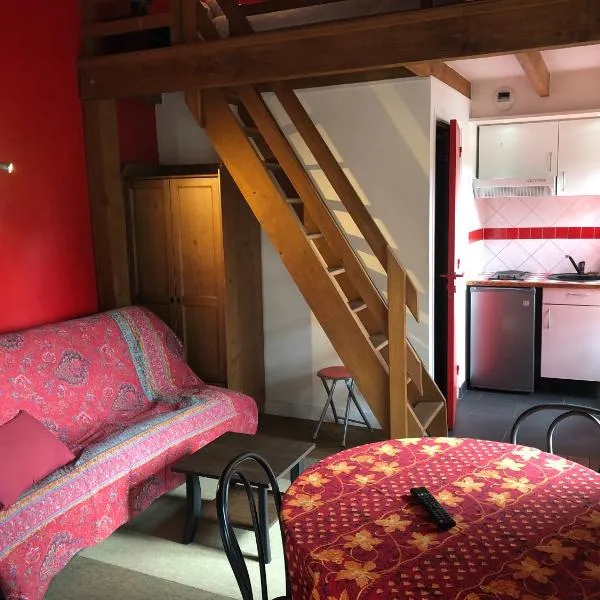 Appartements et Chambres Le Vaumurier de Saint Lambert, hôtel à Saint-Lambert