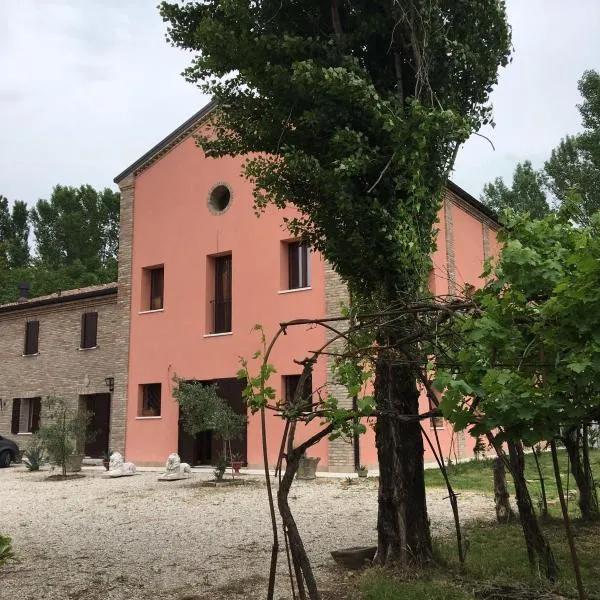 Casa Madonna Boschi, hotel in Bondeno