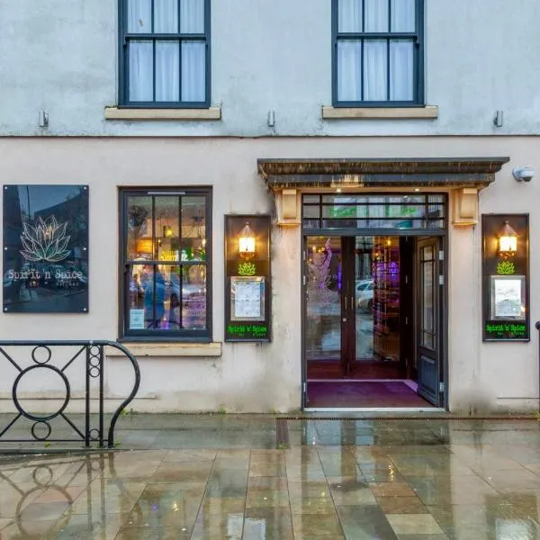 The BlueBell Hotel, hotel in Neath