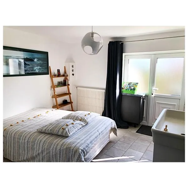 CHAMBRE POMME HAPPY close to Bayeux Normandie 2 pers, hotel in Monceaux-en-Bessin