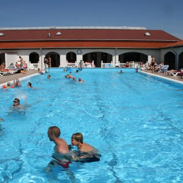 Feriepark Langeland Emmerbølle (Feriepark Langeland), hotel i Skattebølle