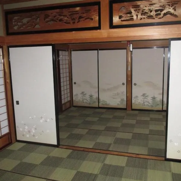Minpaku TOMO 6 tatami room / Vacation STAY 3688, hotell i Hida
