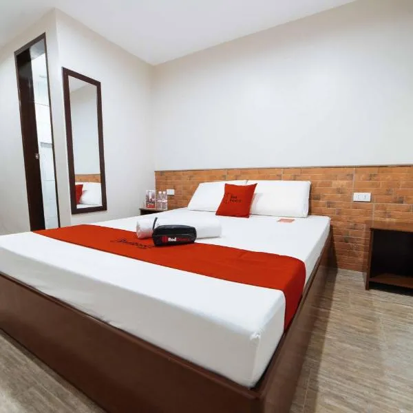 RedDoorz at Traveler's Inn Bajada Davao, отель в Давао