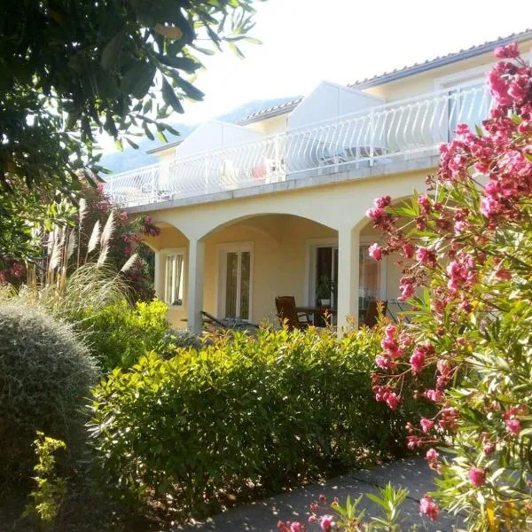 Apartman Dubravka 1, hotel di Orebić