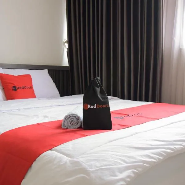 RedDoorz near GOR Satria Purwokerto, hotel v destinaci Purwokerto
