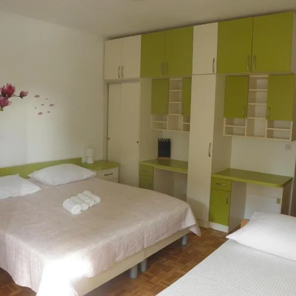 Apartman Ive, hotel en Starigrad-Paklenica