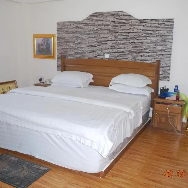 Ampomaah Hotel: Nungua şehrinde bir otel