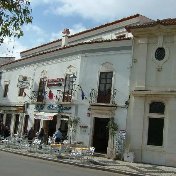 Alentejano Low Cost Hotel, hotel in Veiros